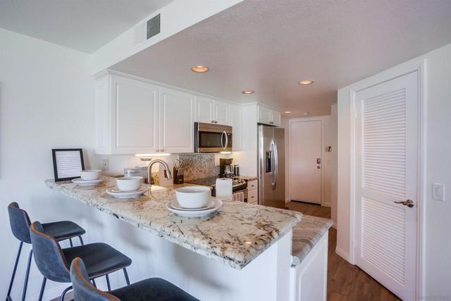 3268 Bayside Walk, San Diego, CA 92109