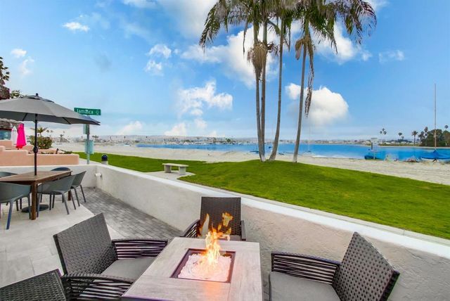 3268 Bayside Walk, San Diego, CA 92109