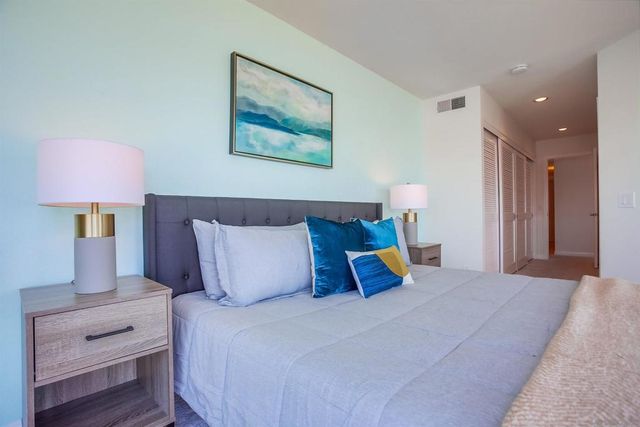 3268 Bayside Walk, San Diego, CA 92109