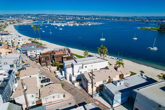 3268 Bayside Walk, San Diego, CA 92109