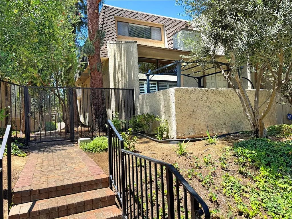 6145 Shoup Avenue 58, Woodland Hills, CA 91367