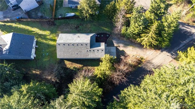 17643 Loop Lane SE, Yelm, WA 98597