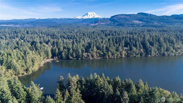 17643 Loop Lane SE, Yelm, WA 98597