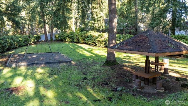 17643 Loop Lane SE, Yelm, WA 98597