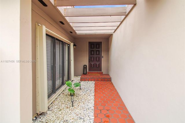 10629 SW 74th Ter, Miami, FL 33173