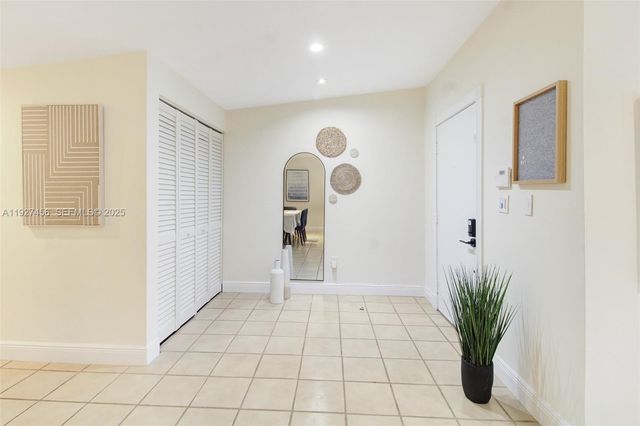 10629 SW 74th Ter, Miami, FL 33173