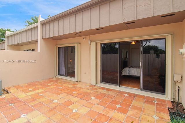 10629 SW 74th Ter, Miami, FL 33173