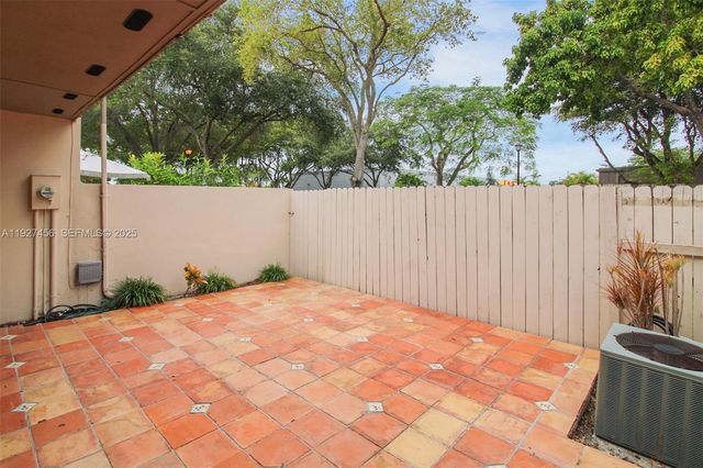 10629 SW 74th Ter, Miami, FL 33173