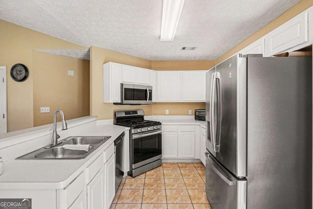 1712 Graystone Drive, Hampton, GA 30228