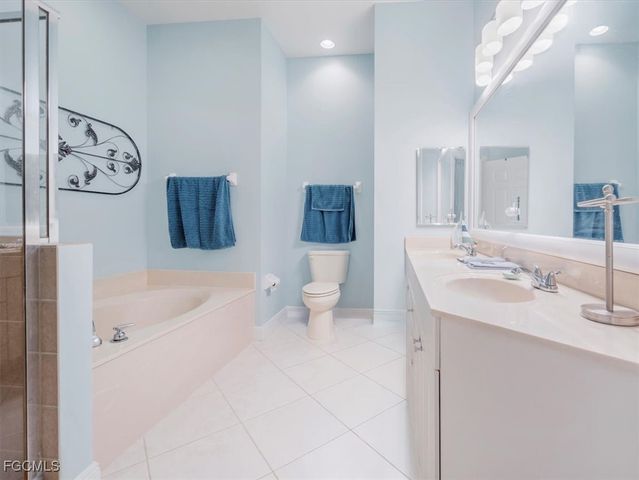 2745 1st ST 305, Fort Myers, FL 33916