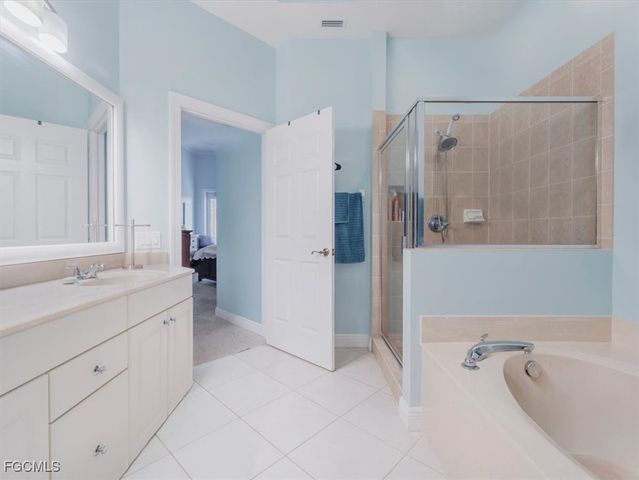 2745 1st ST 305, Fort Myers, FL 33916