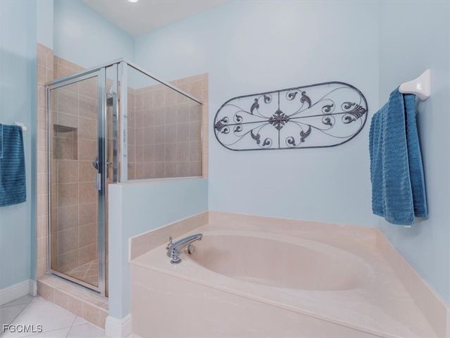 2745 1st ST 305, Fort Myers, FL 33916