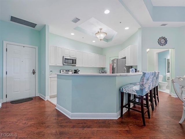 2745 1st ST 305, Fort Myers, FL 33916