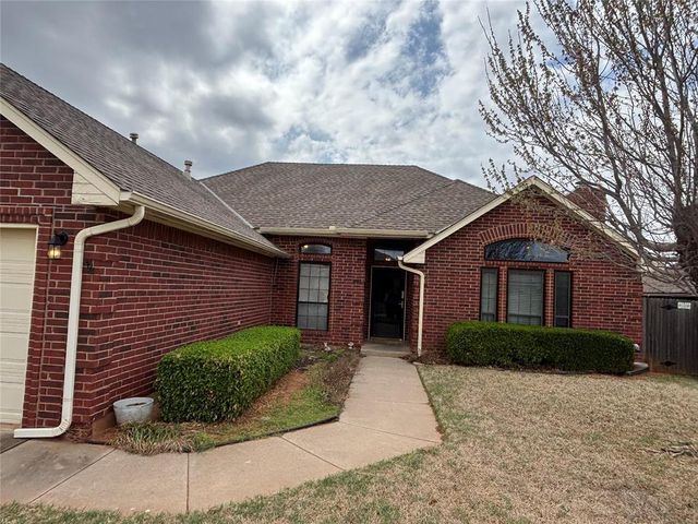 404 Eastview Drive, Yukon, OK 73099
