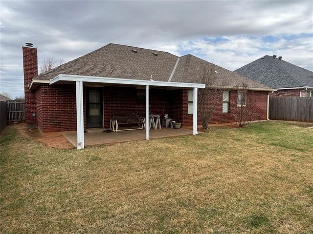 404 Eastview Drive, Yukon, OK 73099