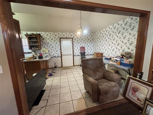 404 Eastview Drive, Yukon, OK 73099