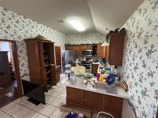 404 Eastview Drive, Yukon, OK 73099