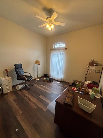 404 Eastview Drive, Yukon, OK 73099