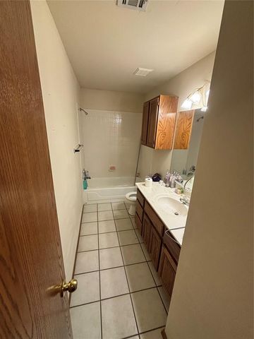 404 Eastview Drive, Yukon, OK 73099