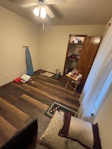 404 Eastview Drive, Yukon, OK 73099