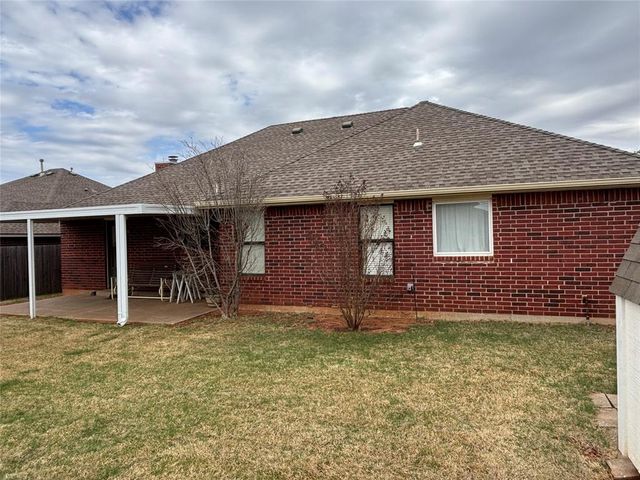 404 Eastview Drive, Yukon, OK 73099