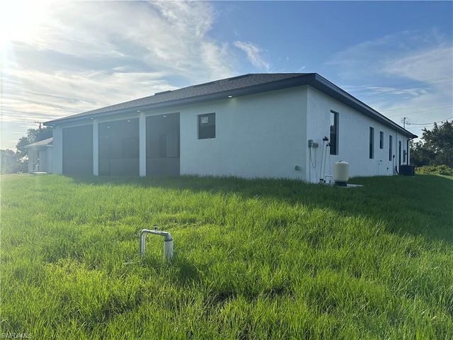 2517 59th ST W, Lehigh Acres, FL 33971