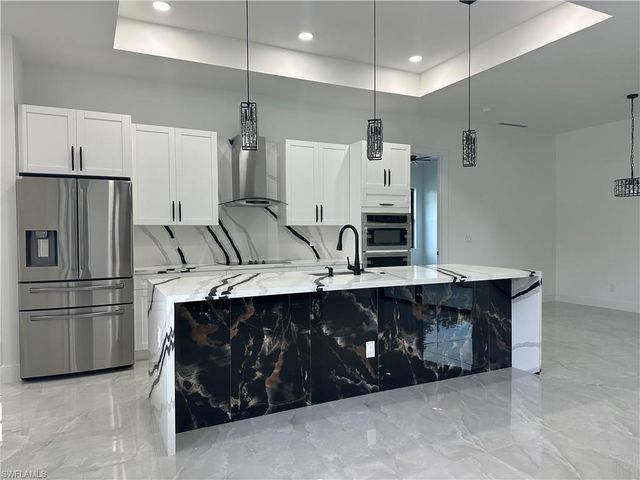 2517 59th ST W, Lehigh Acres, FL 33971