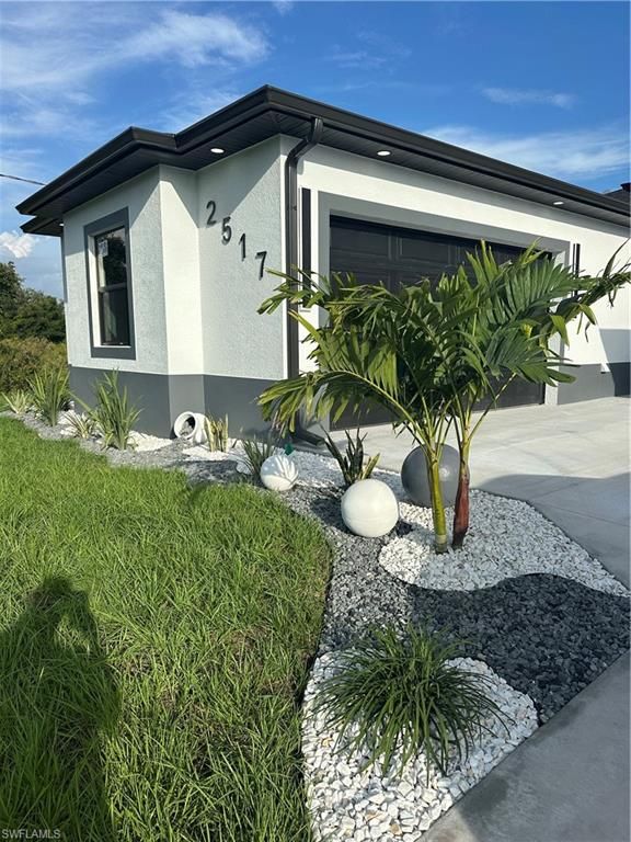 2517 59th ST W, Lehigh Acres, FL 33971