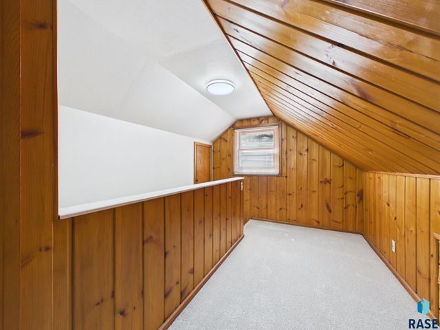 2404 S Hawthorne Ave Avenue, Sioux Falls, SD 57104