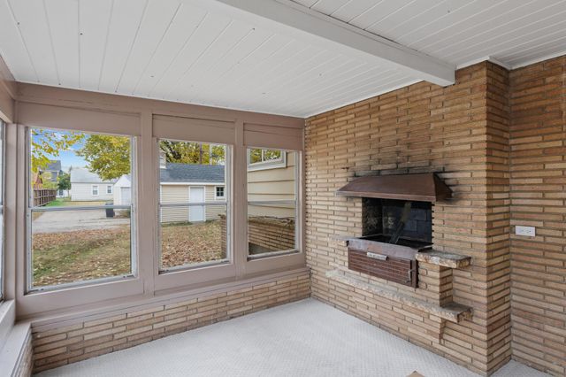 4933 Fremont Avenue N, Minneapolis, MN 55430