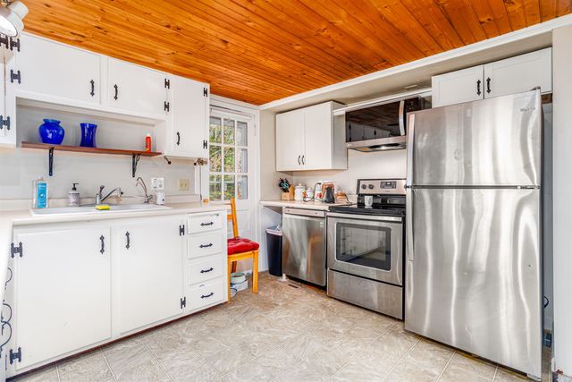 78 Pine Eden Road, Rindge, NH 03461
