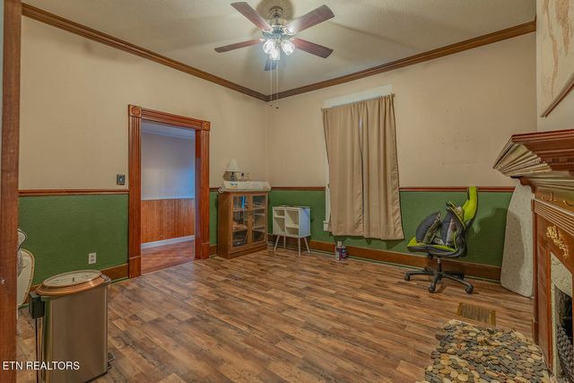 320 S Douglas Ave, Rockwood, TN 37854