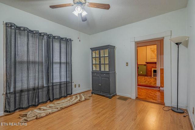 320 S Douglas Ave, Rockwood, TN 37854