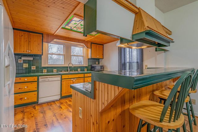 320 S Douglas Ave, Rockwood, TN 37854