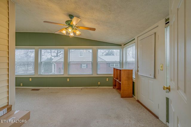 320 S Douglas Ave, Rockwood, TN 37854