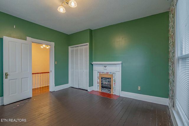 320 S Douglas Ave, Rockwood, TN 37854