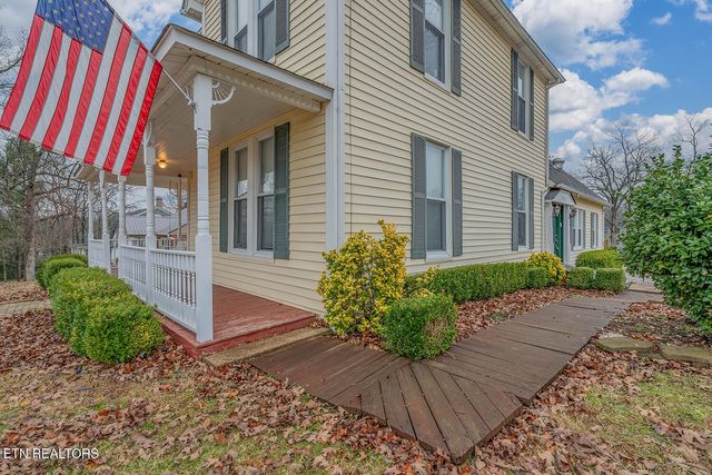 320 S Douglas Ave, Rockwood, TN 37854