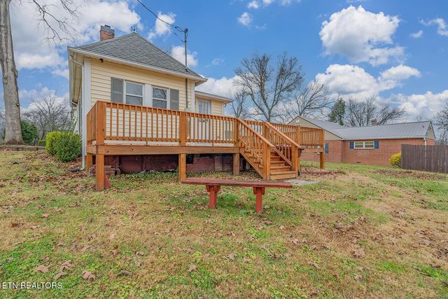 320 S Douglas Ave, Rockwood, TN 37854