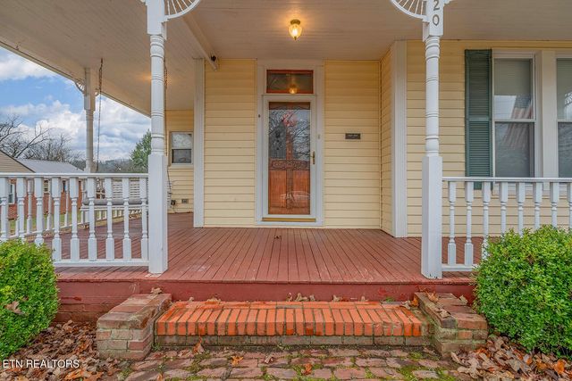 320 S Douglas Ave, Rockwood, TN 37854