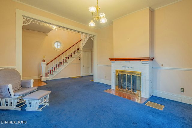 320 S Douglas Ave, Rockwood, TN 37854