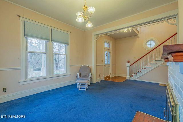 320 S Douglas Ave, Rockwood, TN 37854