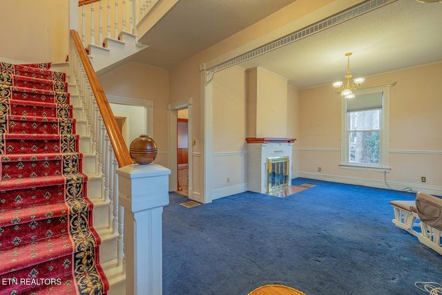 320 S Douglas Ave, Rockwood, TN 37854