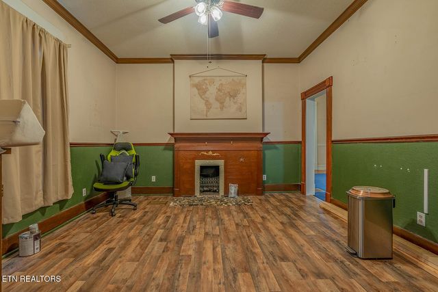 320 S Douglas Ave, Rockwood, TN 37854