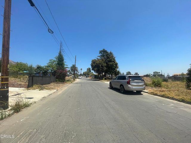 221 E Las Flores Drive, Altadena, CA 91001