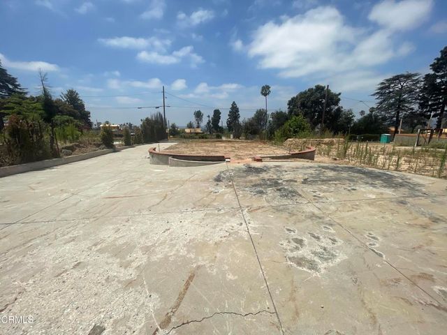 221 E Las Flores Drive, Altadena, CA 91001
