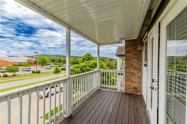597 N Rupple Road, Fayetteville, AR 72704