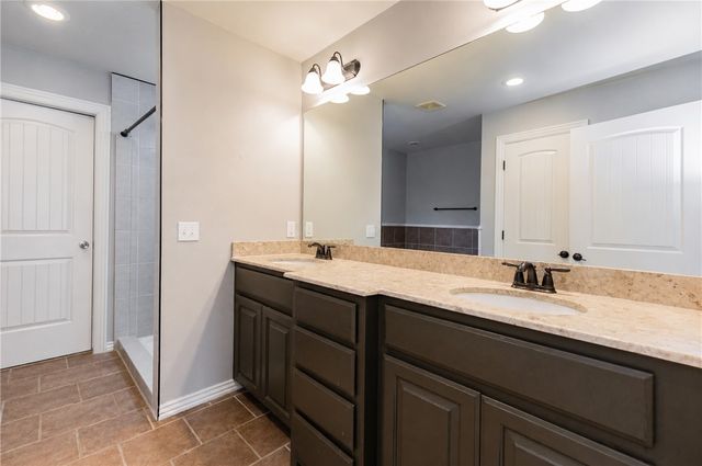 597 N Rupple Road, Fayetteville, AR 72704