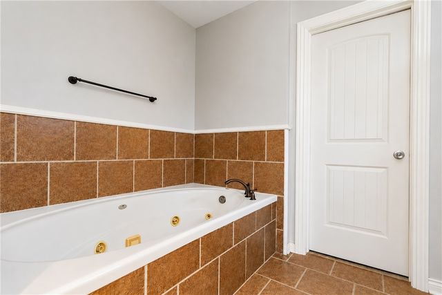 597 N Rupple Road, Fayetteville, AR 72704