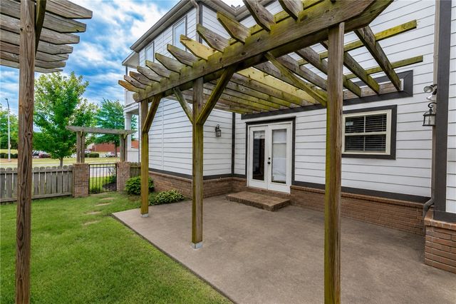 597 N Rupple Road, Fayetteville, AR 72704