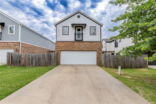 597 N Rupple Road, Fayetteville, AR 72704